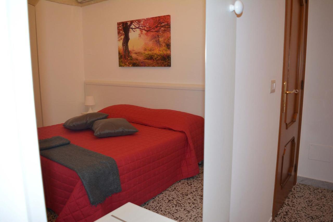 Il Rifugio Di Laerte Bed & Breakfast ลาแตร์ซา ภายนอก รูปภาพ